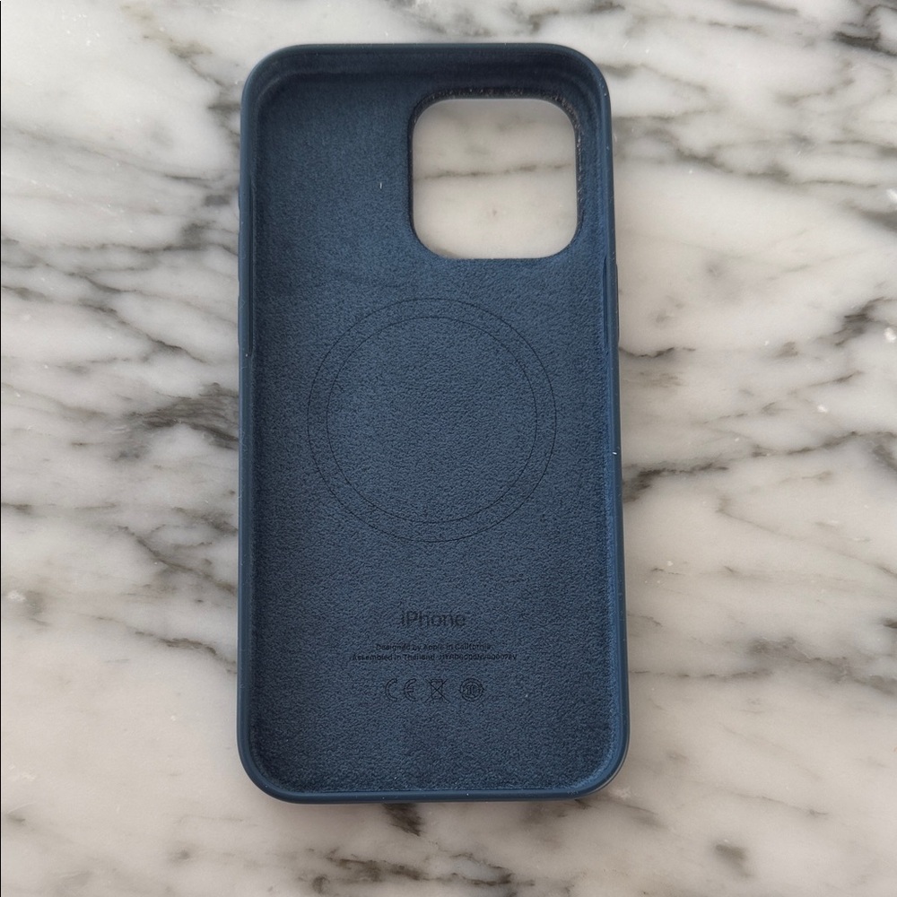 Apple Midnight Blue iPhone 15 ProMax Case w/ MagSafe - Picture 2 of 2